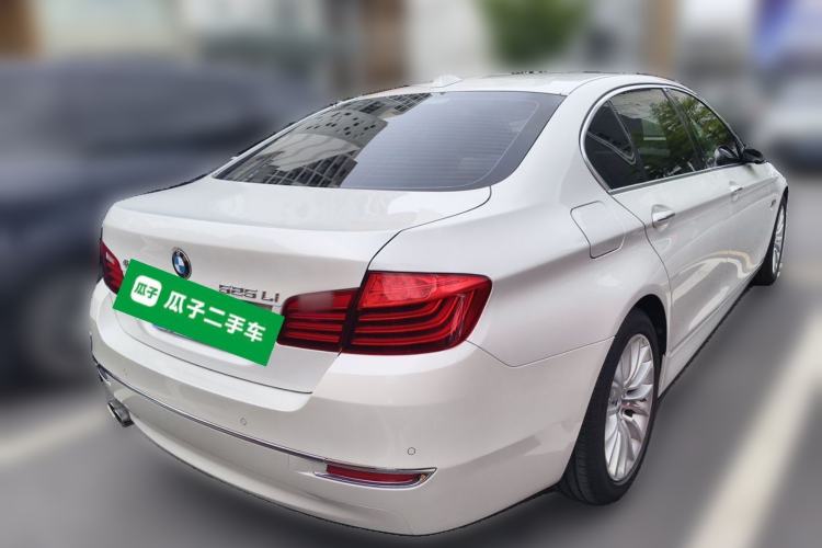 Used BMW 5 Series 2017 525Li Luxury Design Package Rear Right 45 Deg
