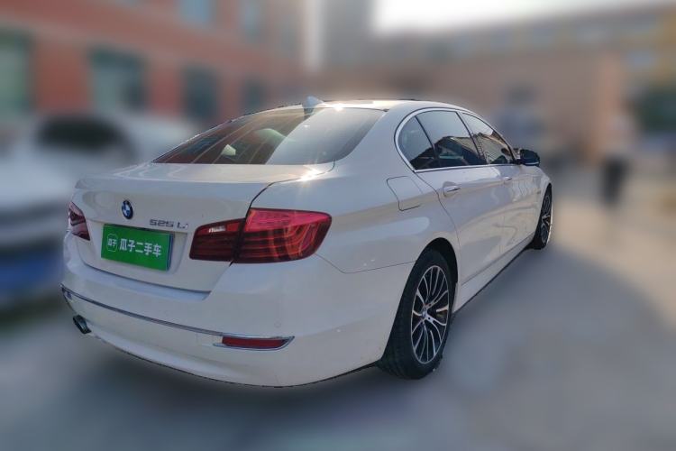 Used BMW 5 Series 2017 525Li Luxury Design Package Rear Right 45 Deg