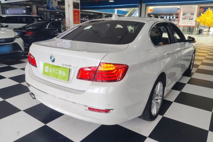 Used BMW 5 Series 2017 525Li Luxury Design Package Rear Right 45 Deg