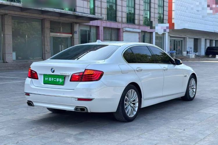 Used BMW 5 Series 2017 525Li Luxury Design Package Rear Right 45 Deg