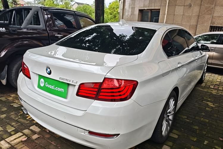 Used BMW 5 Series 2017 525Li Luxury Design Package Rear Right 45 Deg