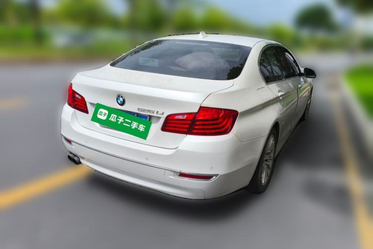 Used BMW 5 Series 2017 525Li Luxury Design Package Rear Right 45 Deg