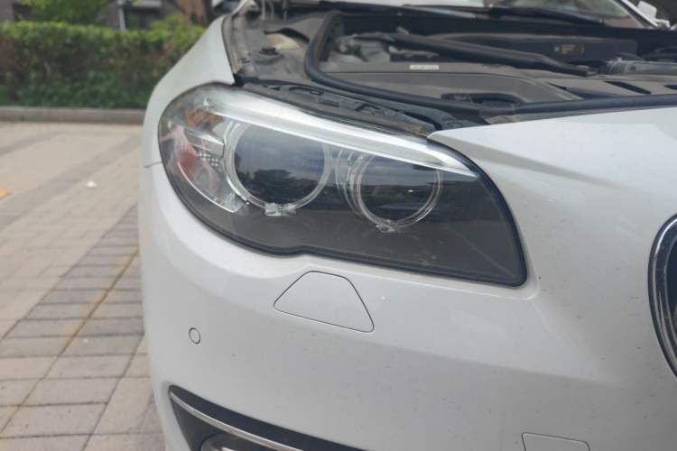 Used BMW 5 Series 2017 525Li Leading Model Right Front Headlight