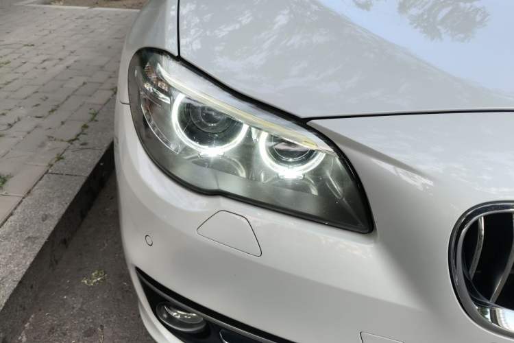 Used BMW 5 Series 2017 525Li Luxury Design Package Right Front Headlight