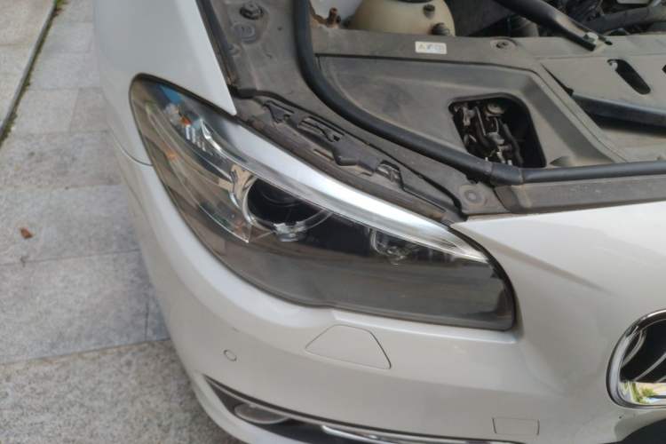 Used BMW 5 Series 2017 525Li Luxury Design Package Right Front Headlight