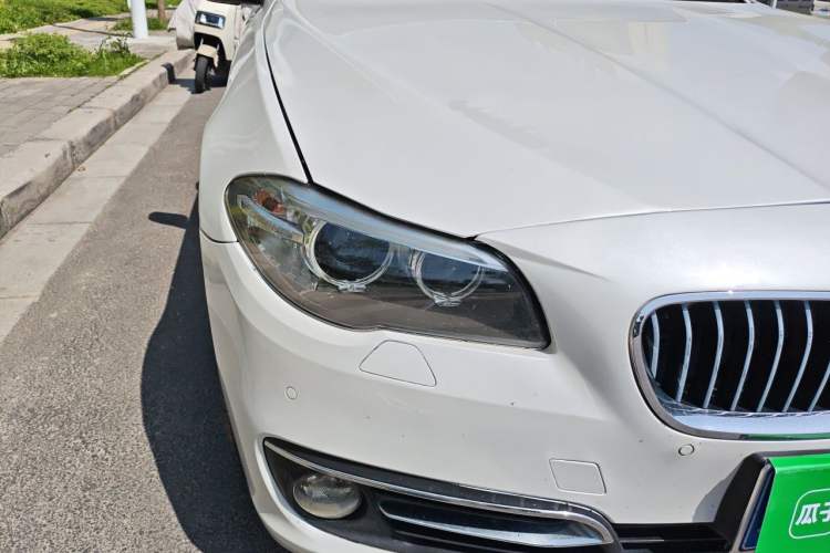 Used BMW 5 Series 2017 525Li Luxury Design Package Right Front Headlight