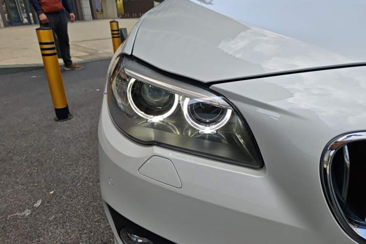 Used BMW 5 Series 2017 525Li Leading Model Right Front Headlight