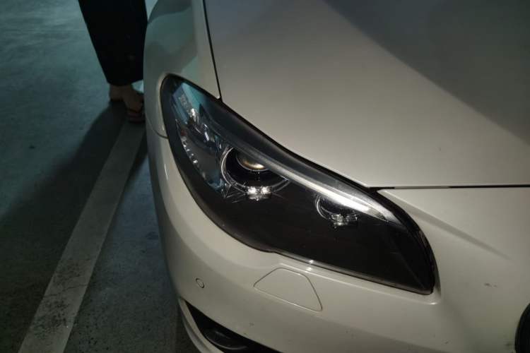 Used BMW 5 Series 2017 525Li Leading Model Right Front Headlight