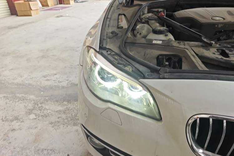 Used BMW 5 Series 2017 525Li Luxury Design Package Right Front Headlight