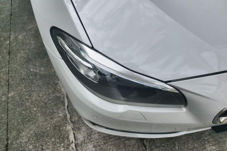 Used BMW 5 Series 2017 525Li Luxury Design Package Right Front Headlight