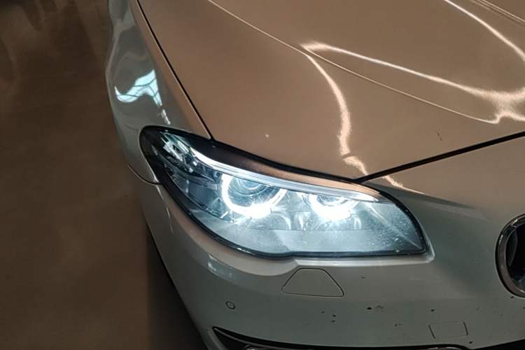 Used BMW 5 Series 2017 525Li Luxury Design Package Right Front Headlight