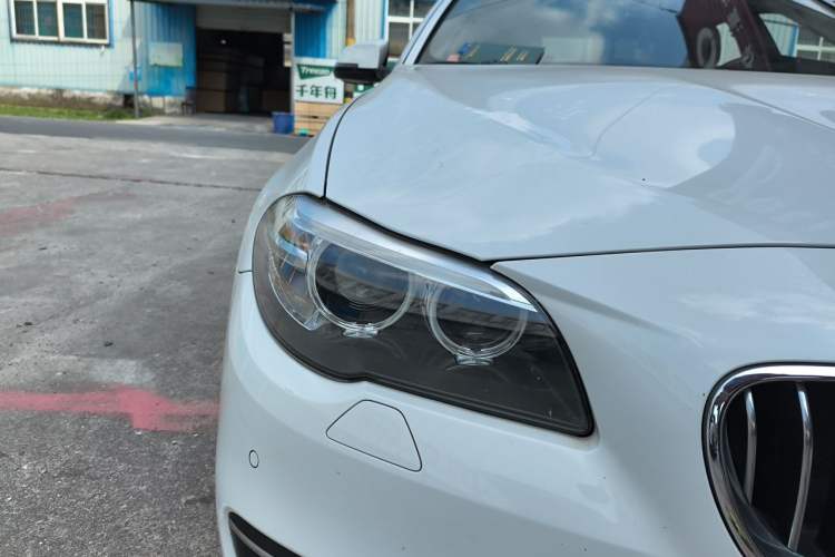 Used BMW 5 Series 2017 525Li Luxury Design Package Right Front Headlight