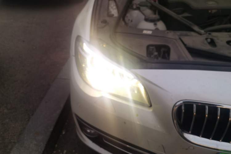 Used BMW 5 Series 2017 525Li Leading Model Right Front Headlight