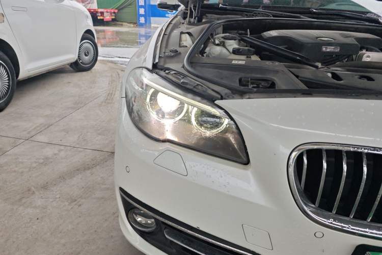 Used BMW 5 Series 2017 525Li Luxury Design Package Right Front Headlight