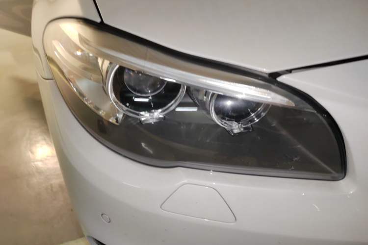 Used BMW 5 Series 2017 525Li Luxury Design Package Right Front Headlight