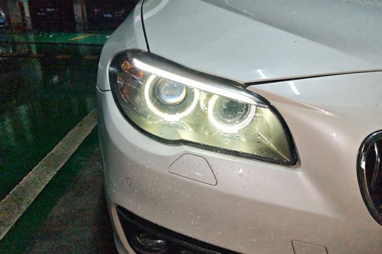 Used BMW 5 Series 2017 525Li Luxury Design Package Right Front Headlight