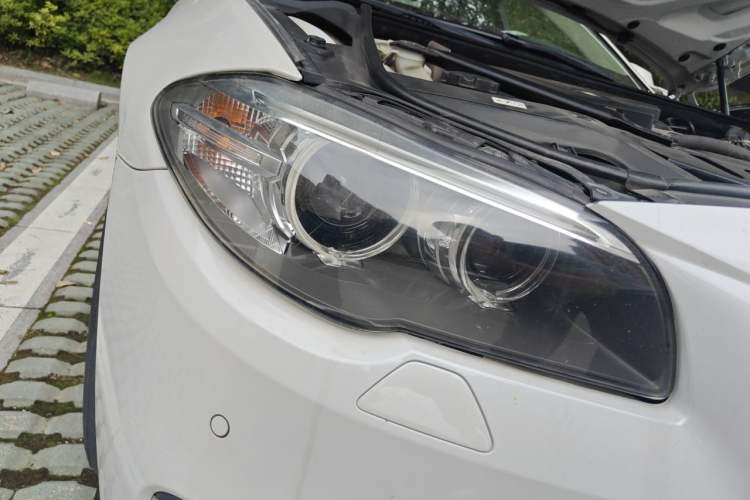 Used BMW 5 Series 2017 525Li Luxury Design Package Right Front Headlight