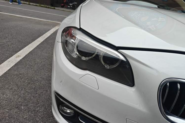 Used BMW 5 Series 2017 525Li Leading Model Right Front Headlight