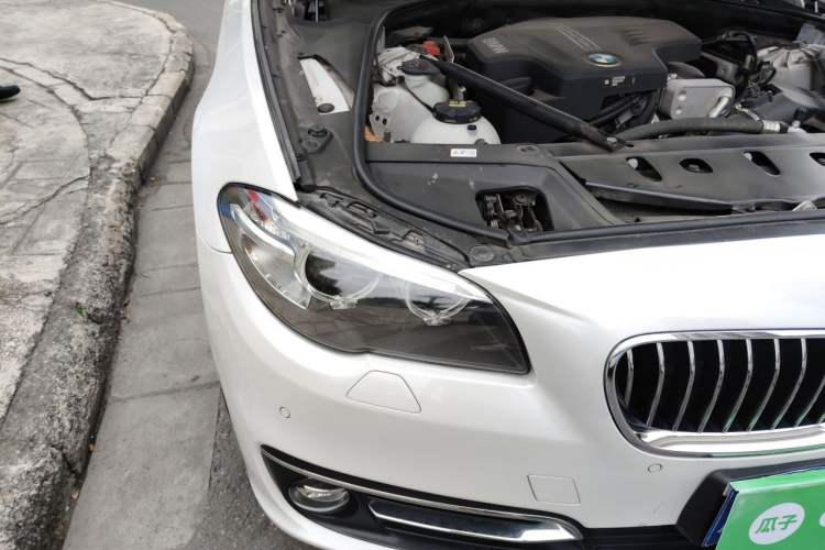 Used BMW 5 Series 2017 525Li Luxury Design Package Right Front Headlight