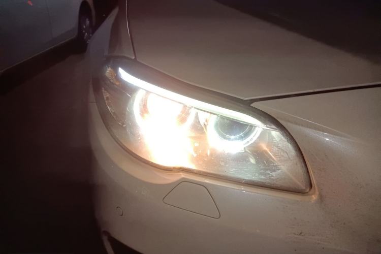 Used BMW 5 Series 2017 525Li Luxury Design Package Right Front Headlight