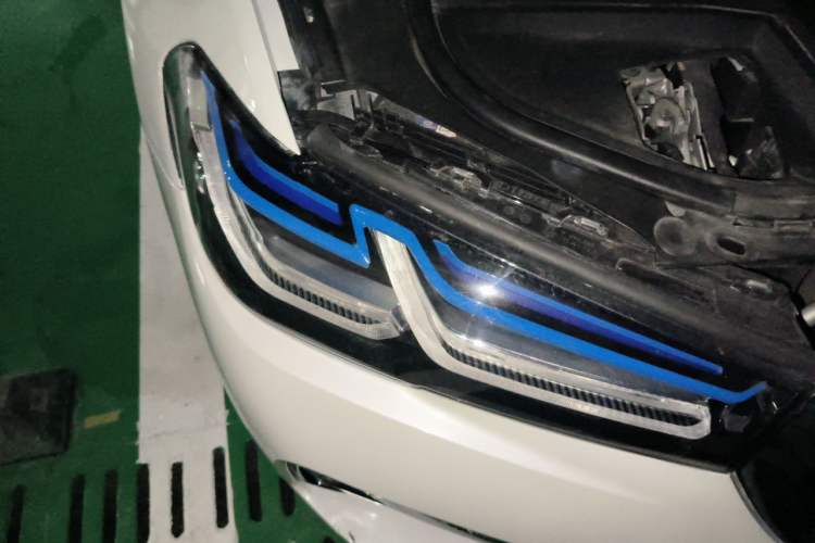 Used BMW 5 Series 2017 525Li Luxury Design Package Right Front Headlight