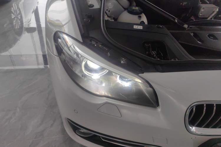 Used BMW 5 Series 2017 525Li Luxury Design Package Right Front Headlight
