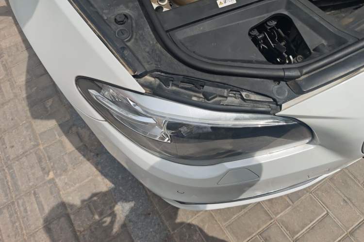 Used BMW 5 Series 2017 525Li Luxury Design Package Right Front Headlight
