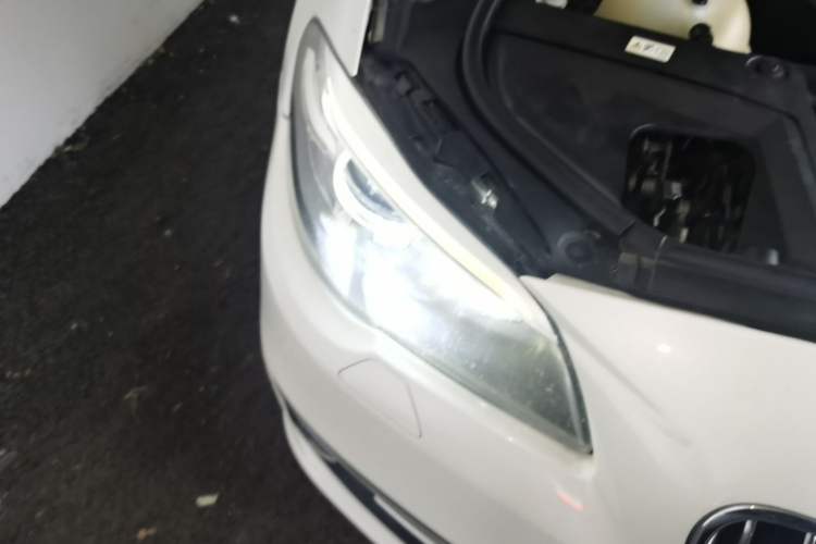 Used BMW 5 Series 2017 525Li Luxury Design Package Right Front Headlight