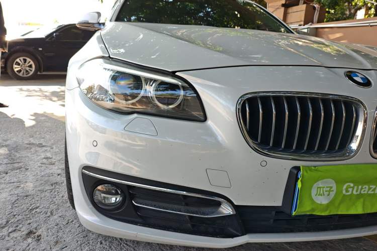 Used BMW 5 Series 2017 525Li Luxury Design Package Right Front Headlight