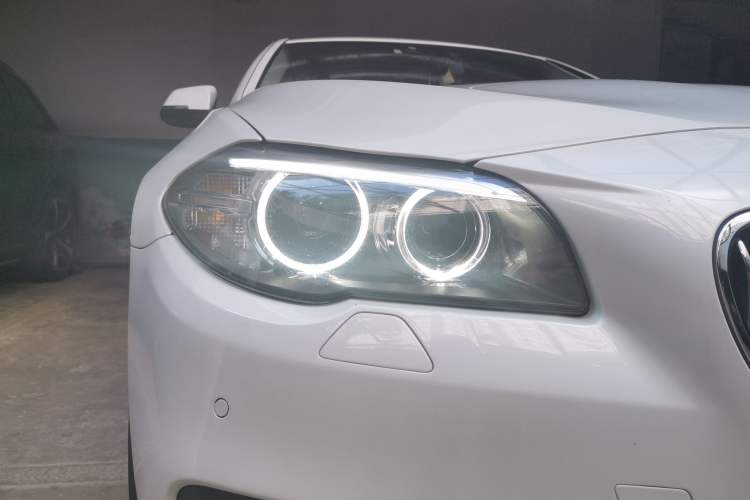 Used BMW 5 Series 2017 525Li Leading Model Right Front Headlight