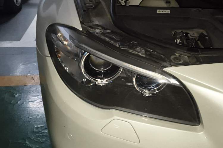 Used BMW 5 Series 2017 525Li Luxury Design Package Right Front Headlight
