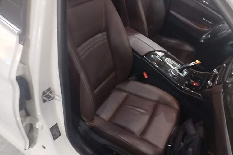 Used BMW 5 Series 2017 525Li Luxury Design Package Right Front Seat