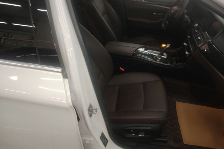 Used BMW 5 Series 2017 525Li Luxury Design Package Right Front Seat
