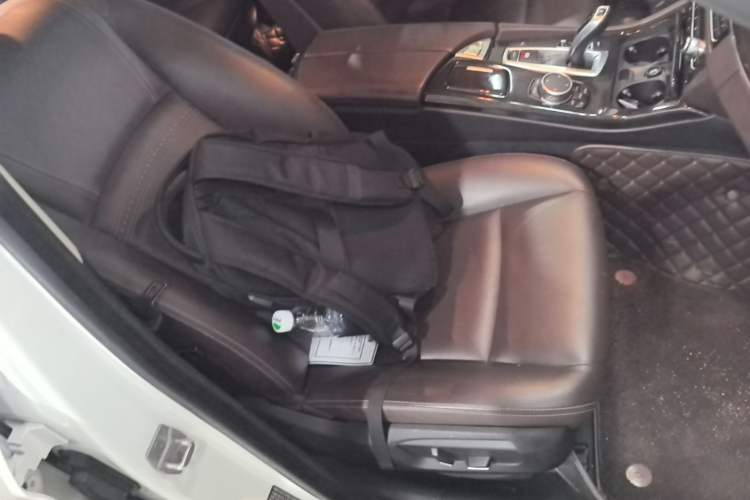 Used BMW 5 Series 2017 525Li Luxury Design Package Right Front Seat