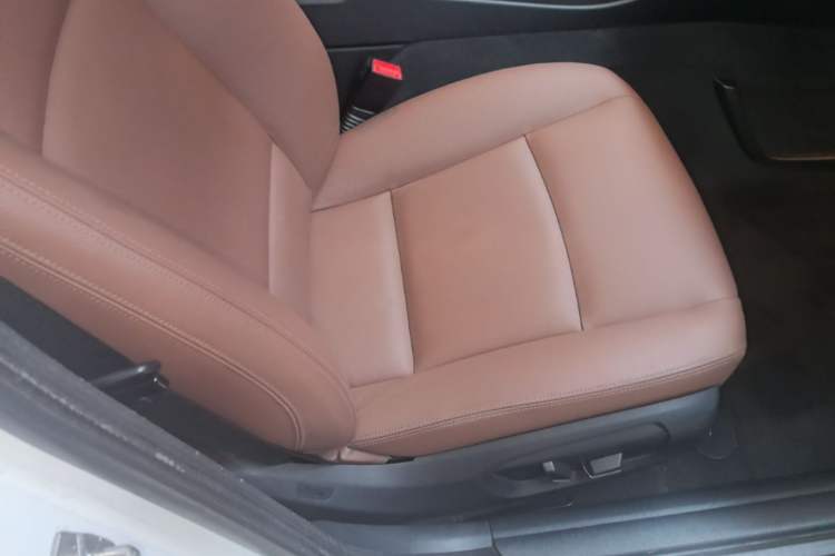 Used BMW 5 Series 2017 520Li Elegant Edition Right Front Seat
