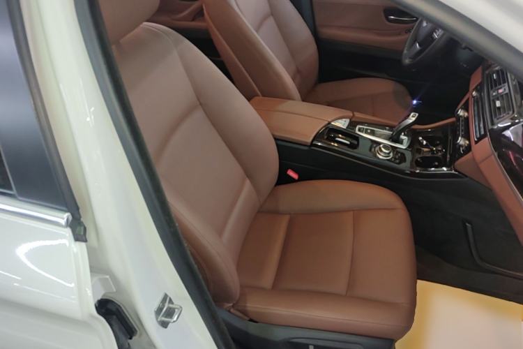 Used BMW 5 Series 2017 525Li Leading Model Right Front Seat