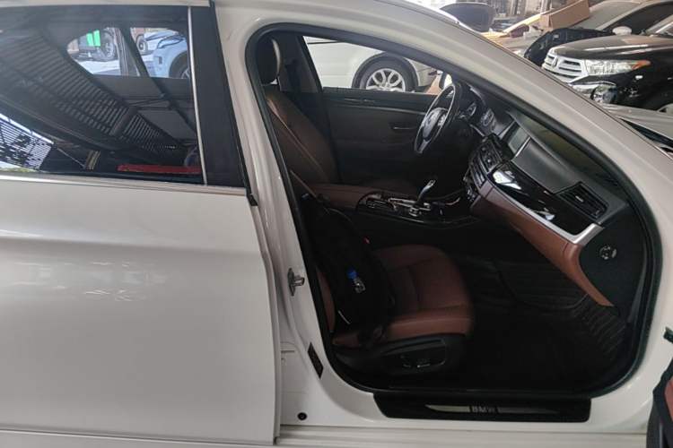 Used BMW 5 Series 2017 525Li Leading Model Right Front Seat
