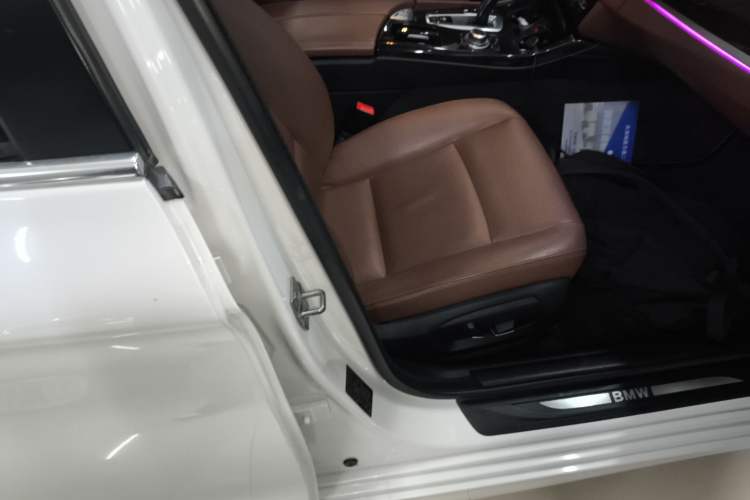 Used BMW 5 Series 2017 525Li Leading Model Right Front Seat