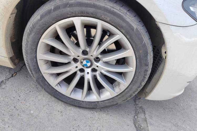 Used BMW 5 Series 2017 525Li Luxury Design Package Right Front Wheel Hub