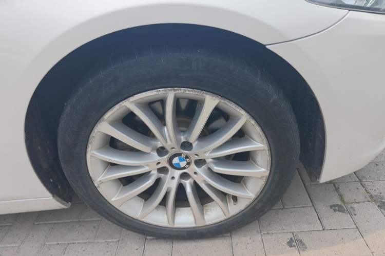 Used BMW 5 Series 2017 525Li Leading Model Right Front Wheel Hub