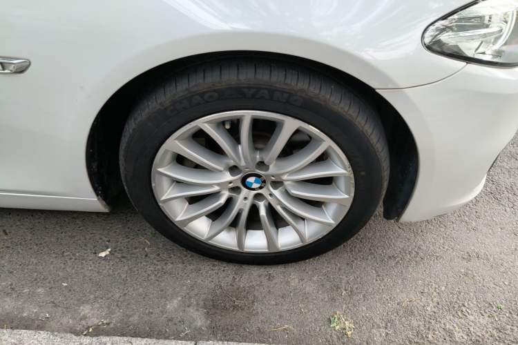 Used BMW 5 Series 2017 525Li Luxury Design Package Right Front Wheel Hub