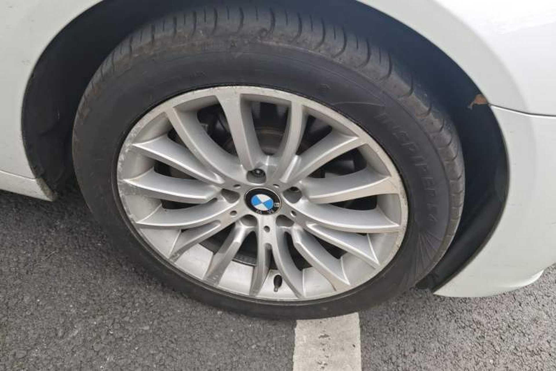 Used BMW 5 Series 2017 525Li Luxury Design Package Right Front Wheel Hub
