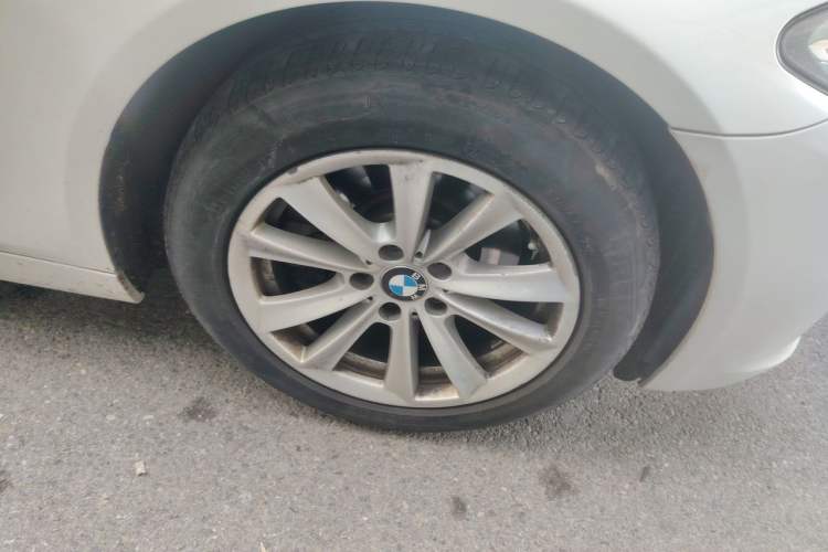 Used BMW 5 Series 2017 520Li Elegant Edition Right Front Wheel Hub