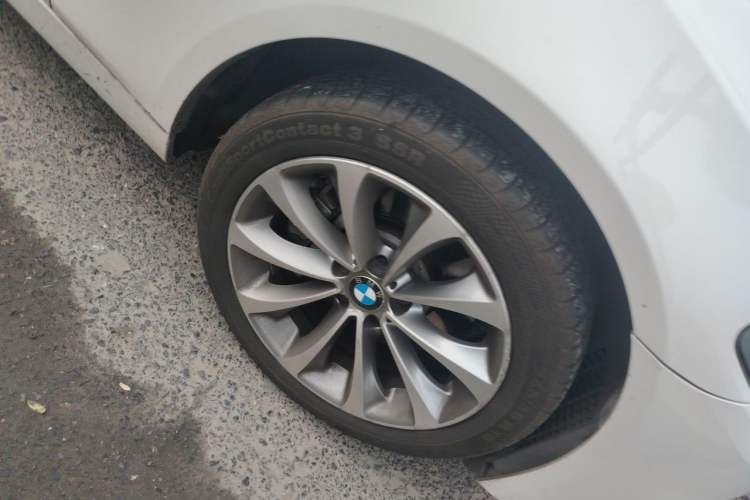 Used BMW 5 Series 2017 528Li Leading Model Right Front Wheel Hub