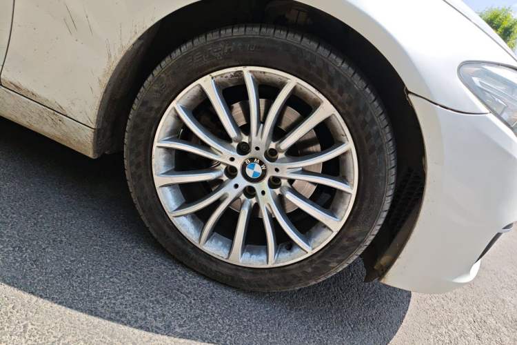 Used BMW 5 Series 2017 525Li Luxury Design Package Right Front Wheel Hub