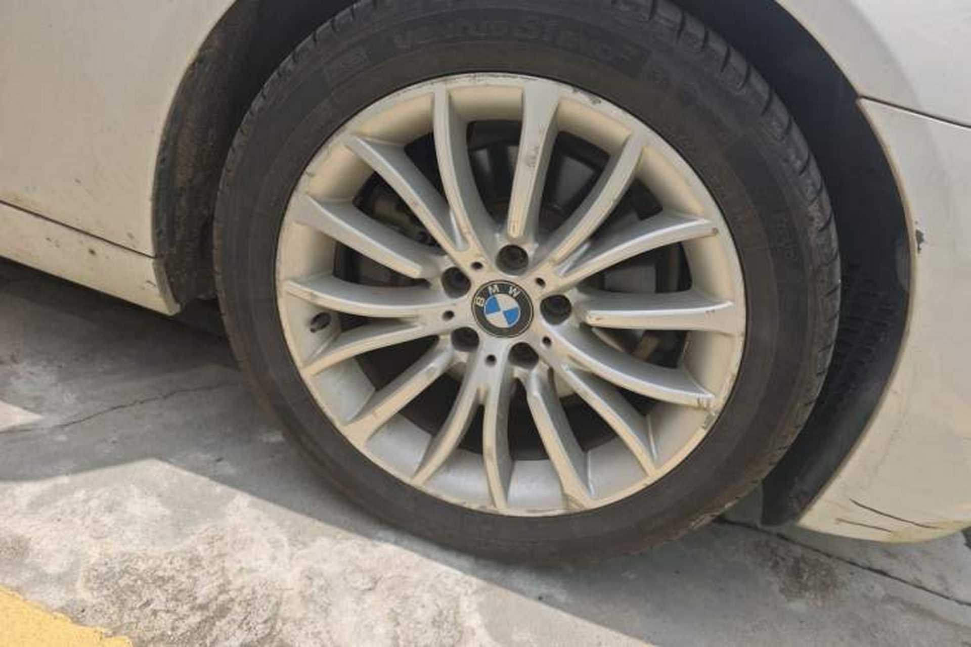 Used BMW 5 Series 2017 525Li Luxury Design Package Right Front Wheel Hub