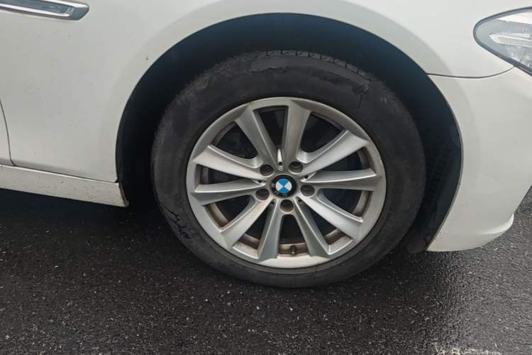 Used BMW 5 Series 2017 520Li Elegant Edition Right Front Wheel Hub