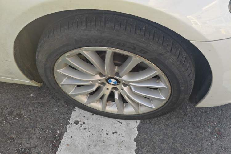 Used BMW 5 Series 2017 525Li Luxury Design Package Right Front Wheel Hub