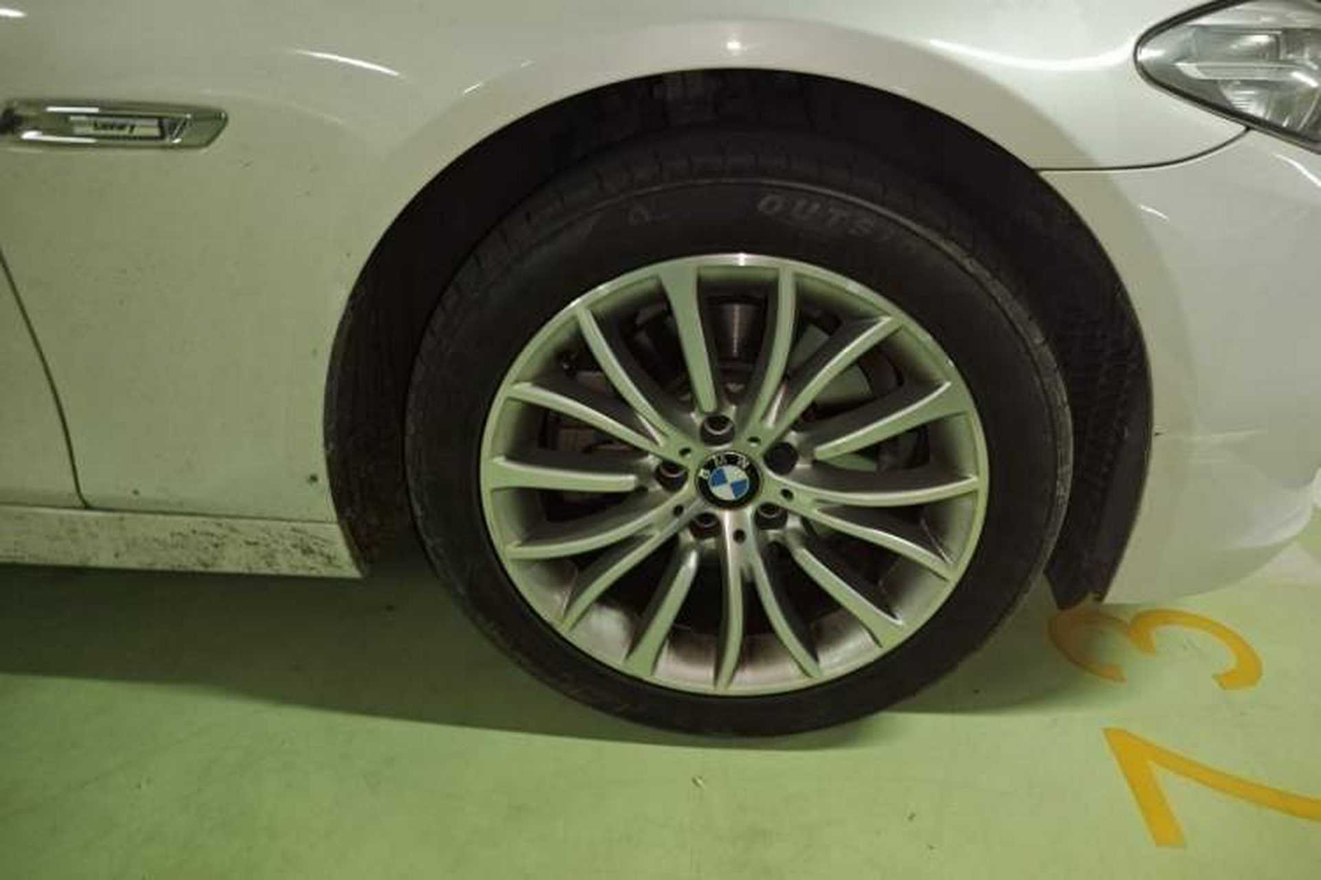 Used BMW 5 Series 2017 525Li Luxury Design Package Right Front Wheel Hub
