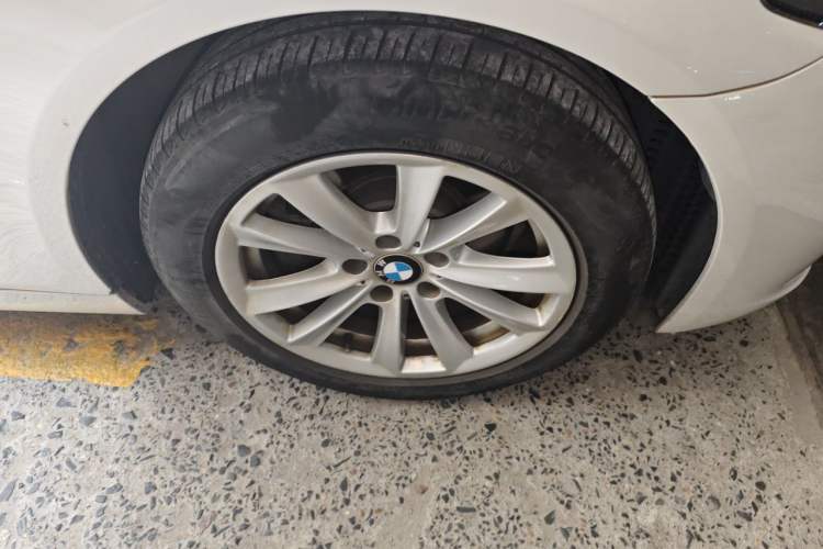 Used BMW 5 Series 2017 520Li Elegant Edition Right Front Wheel Hub